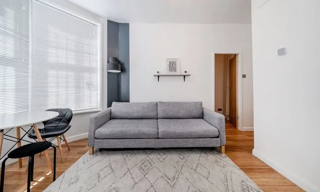 Недвижимость Sinclair Road, Kensington: 4