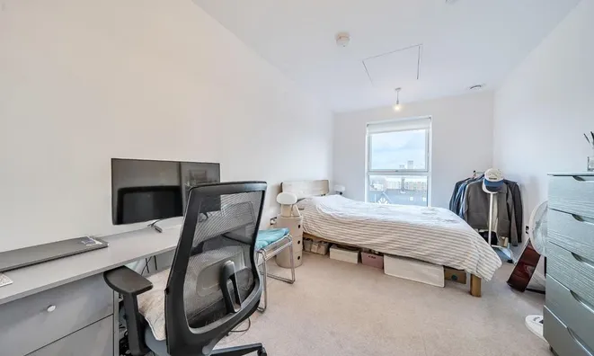 Недвижимость East Acton Lane, Acton: 4
