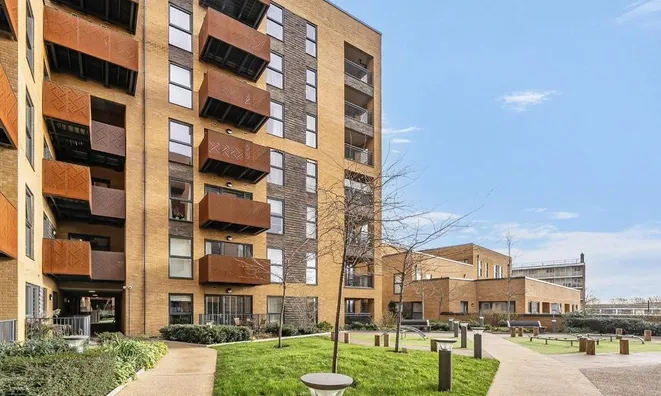 Недвижимость East Acton Lane, Acton: 5