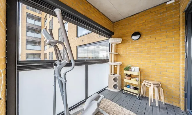 Недвижимость East Acton Lane, Acton: 6