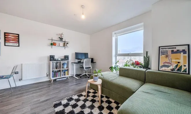 Недвижимость East Acton Lane, Acton: 12