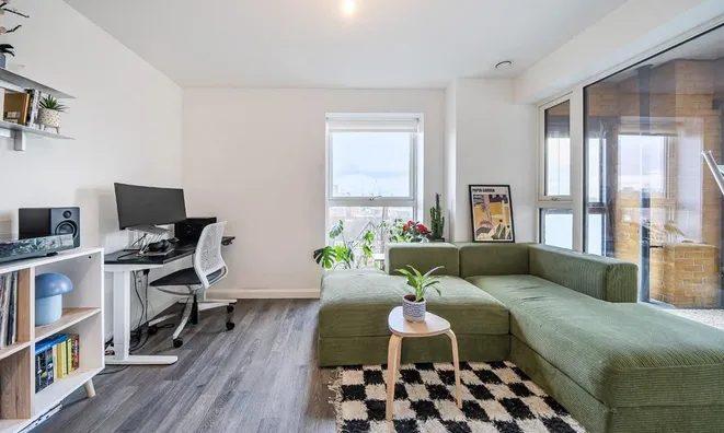 Недвижимость East Acton Lane, Acton: 16