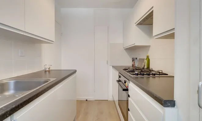 Недвижимость Flat 1, Sharwood, Penton Rise: 3