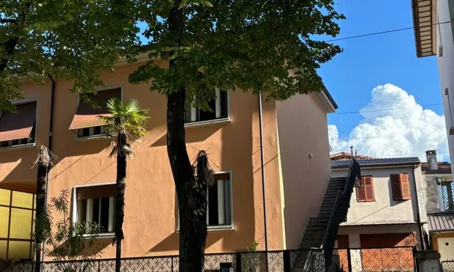 Недвижимость Четырёхкомнатная квартира в центре Горице: 1