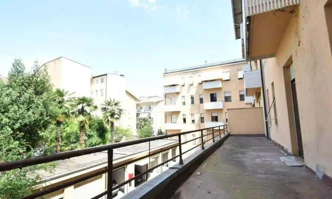 Недвижимость Четырехкомнатная в центре города: 22