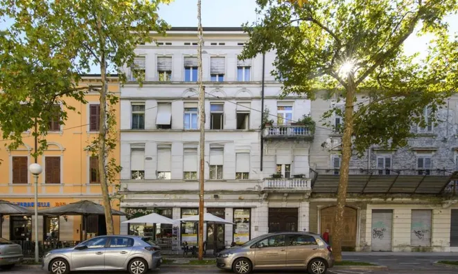 Недвижимость Квартира на улице Италия: 15