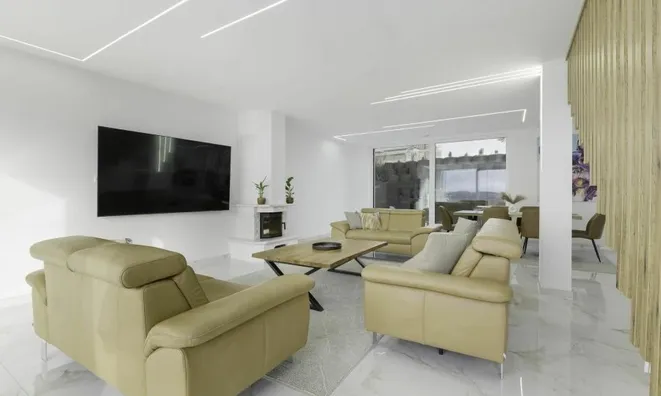 Недвижимость House 4 bedrooms for sale in Gruemmelscheid: 4