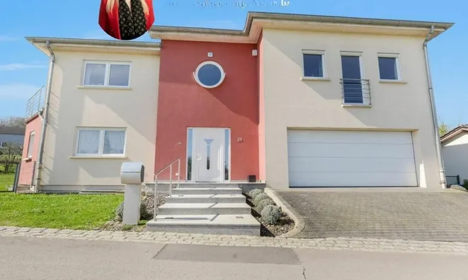 Недвижимость House 3 bedrooms for sale in Schengen: 3