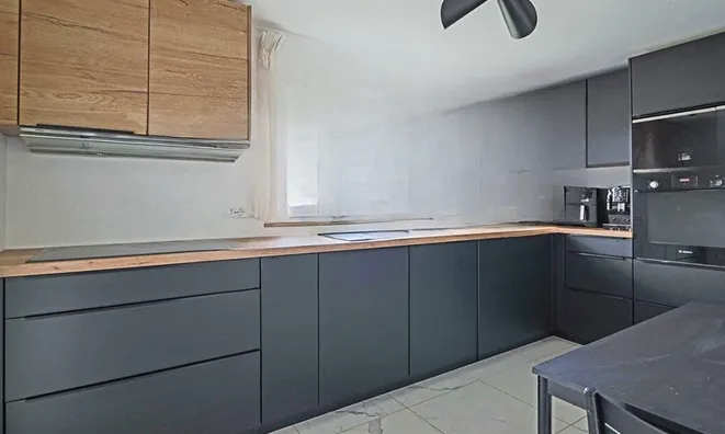 Недвижимость House 4 bedrooms for sale in Leudelange: 4