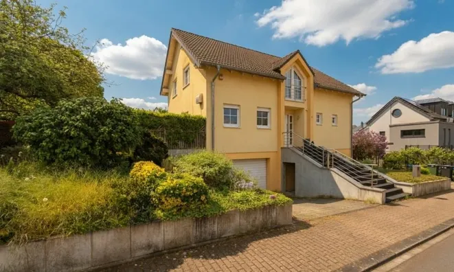 Недвижимость House 4 bedrooms for sale in Bertrange: 1