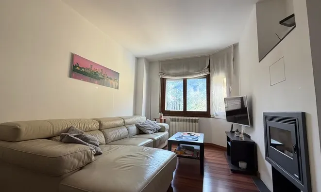 Недвижимость Three-bedroom apartment in Encamp city center: 3