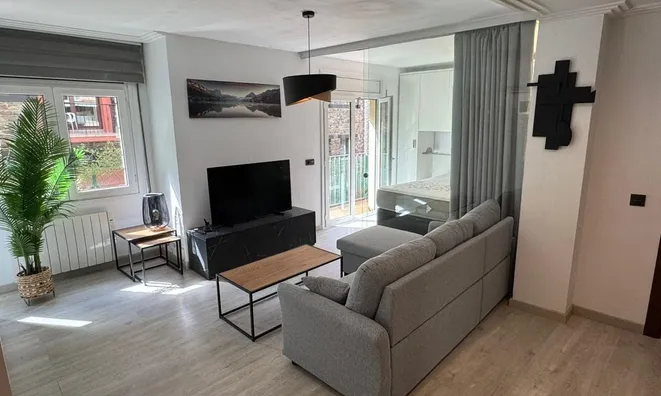 Недвижимость Apartment with three bedrooms in Arinsal: 3