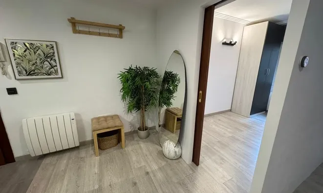 Недвижимость Apartment with three bedrooms in Arinsal: 8