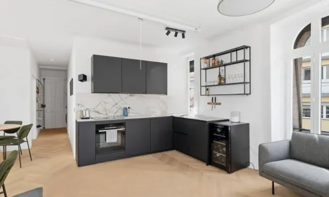 Недвижимость Apartment 4 rooms: 3
