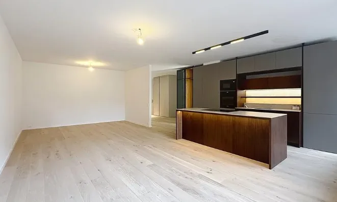 Недвижимость Apartment 5 rooms: 1