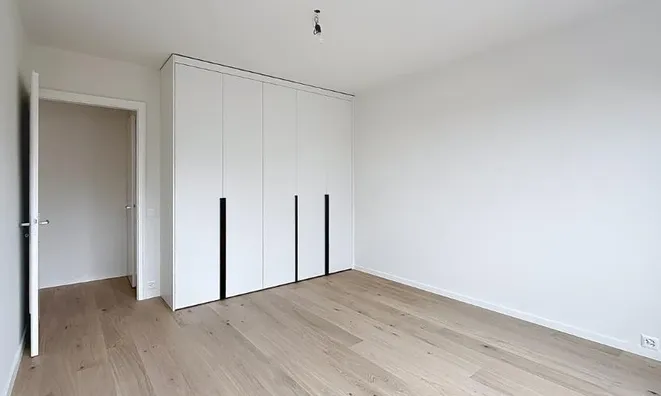 Недвижимость Apartment 5 rooms: 2