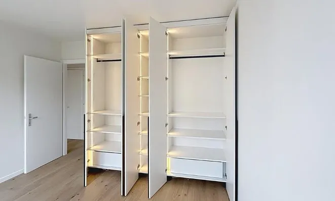 Недвижимость Apartment 5 rooms: 6