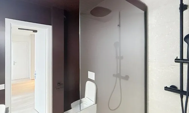 Недвижимость Apartment 5 rooms: 8