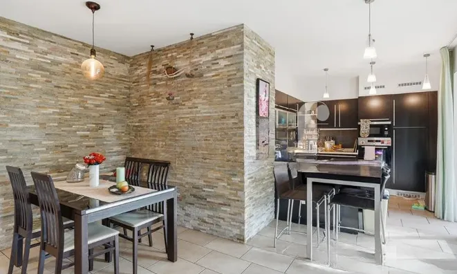 Недвижимость Apartment 5 rooms: 4