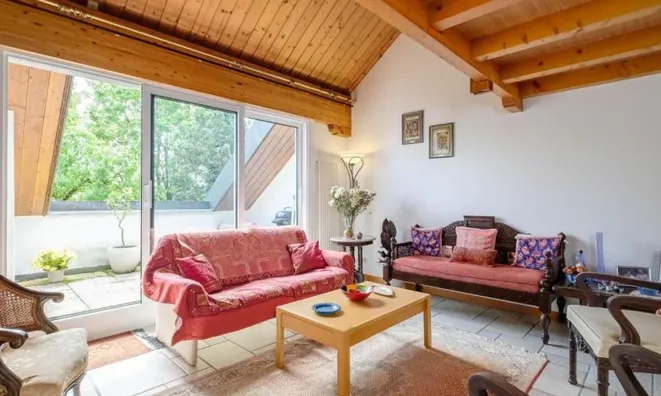 Недвижимость Attic flat 6 rooms: 3