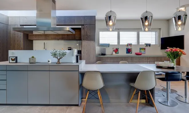 Недвижимость Apartment 9 rooms: 3