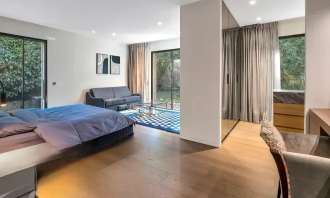 Недвижимость Single house 11 rooms: 10