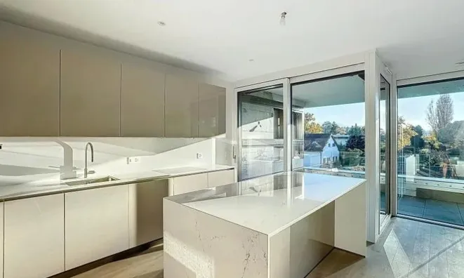 Недвижимость Apartment 4 rooms: 4