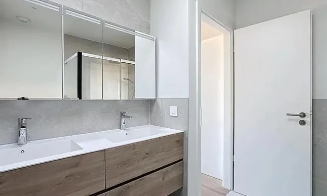 Недвижимость Apartment 4 rooms: 6