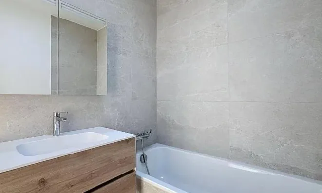 Недвижимость Apartment 4 rooms: 9
