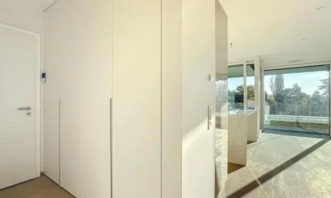 Недвижимость Apartment 4 rooms: 10