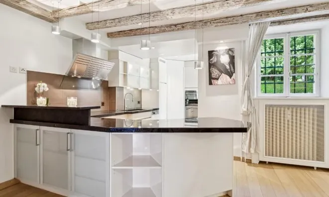 Недвижимость Apartment 6 rooms: 3