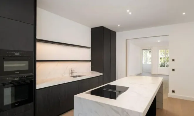 Недвижимость Apartment 8 rooms: 4