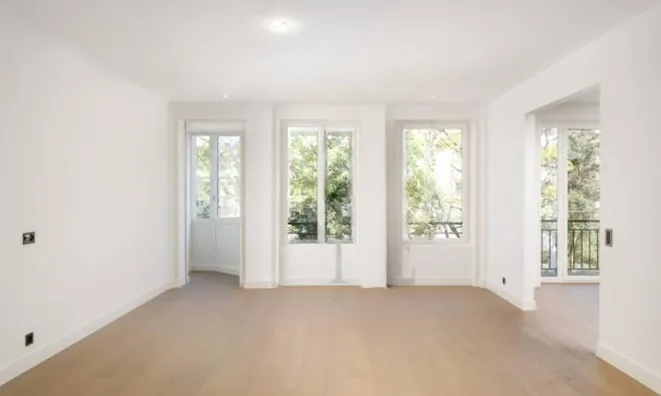 Недвижимость Apartment 8 rooms: 8