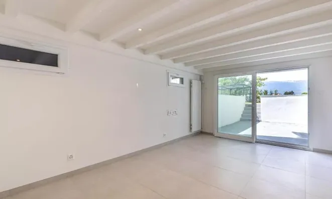Недвижимость Single house 7 rooms: 11