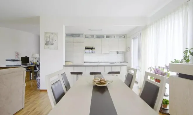 Недвижимость Apartment 4 rooms: 4