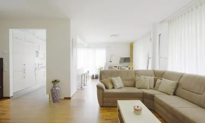 Недвижимость Apartment 4 rooms: 8