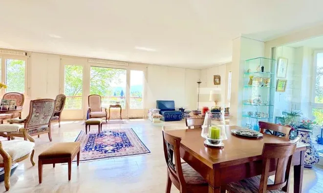 Недвижимость Apartment 6 rooms: 2