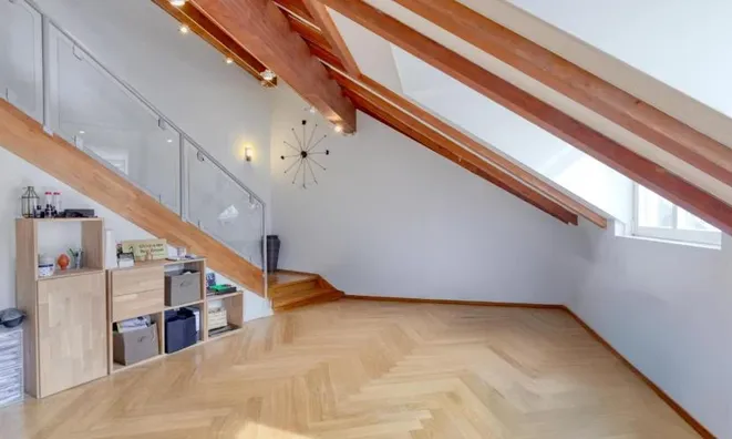 Недвижимость Attic flat 3 rooms: 3