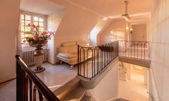 Недвижимость Single house: 8