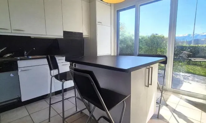 Недвижимость Apartment 4 rooms: 2