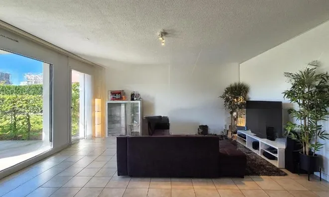 Недвижимость Apartment 4 rooms: 3