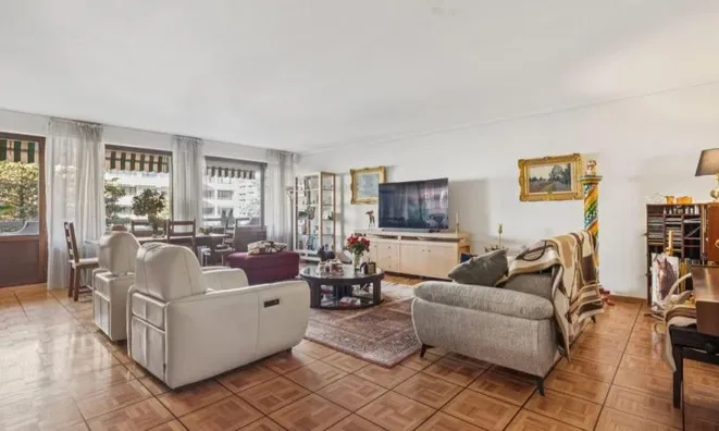 Недвижимость Apartment 6 rooms: 2