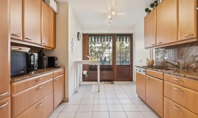 Недвижимость Apartment 6 rooms: 5