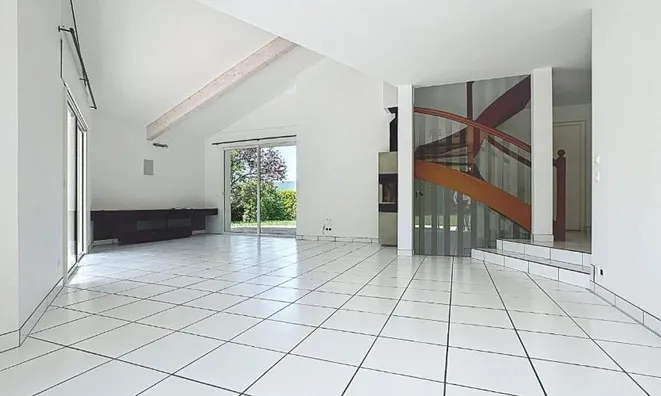 Недвижимость Villa 6 rooms: 3