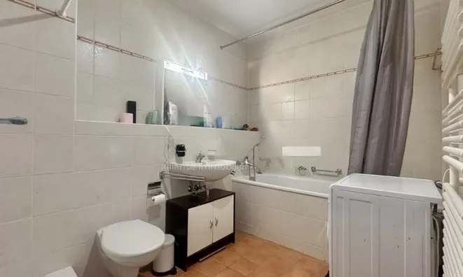 Недвижимость Apartment 4 rooms: 4