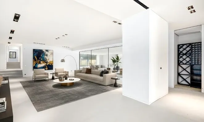Недвижимость Single house 10 rooms: 7
