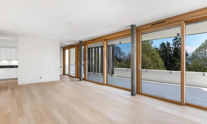 Недвижимость Apartment 5 rooms: 6