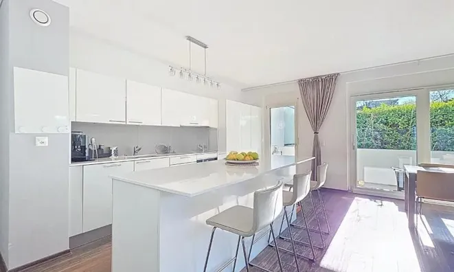 Недвижимость Apartment 5 rooms: 3