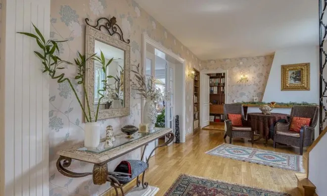 Недвижимость Single house 7 rooms: 3