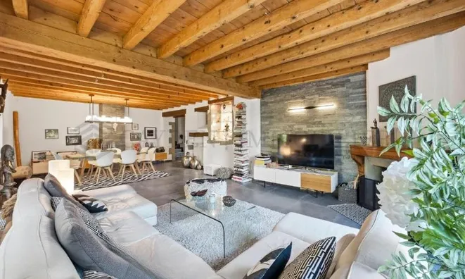 Недвижимость Single house 7 rooms: 10